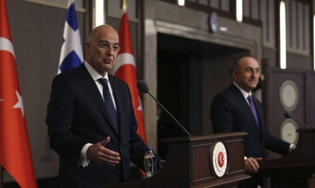 PM Mitsotakis meets FM Dendias, praises FM's handling of talks in Ankara