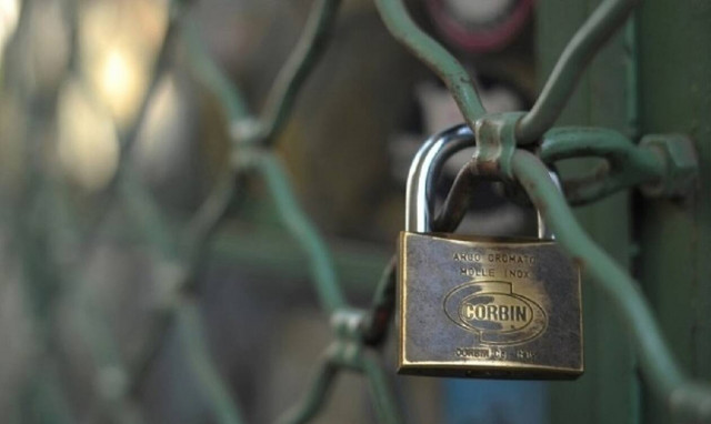 Το εμπόριο είναι ο κλάδος με τις μεγαλύτερες απώλειες