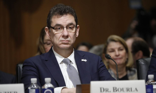 Μπουρλά: Πιθανόν να χρειαστεί και τρίτη δόση εμβολιασμού- Πότε θα επιστρέψουμε στη φυσιολογική ζωή