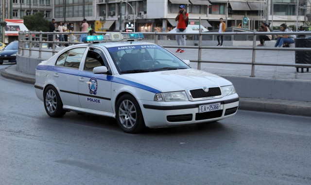 Σοκ στη Γλυφάδα: 70χρονος έπεσε από το 2ο όροφο εμπορικού κέντρου και σκοτώθηκε