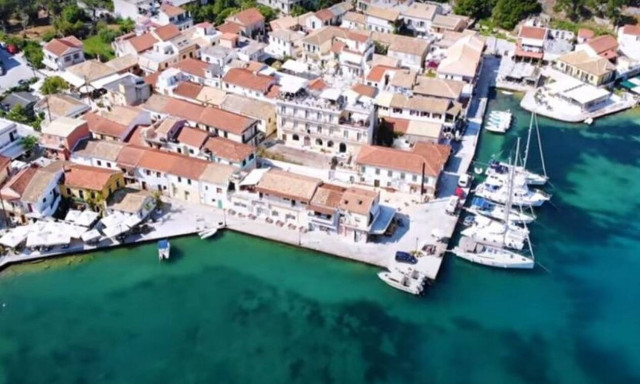 Το απέραντο γαλάζιο των εξωτικών Παξών