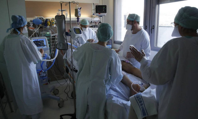 Κορονοϊός Γαλλία: 189 θάνατοι το τελευταίο 24ωρο - Μικρή βελτίωση στις ΜΕΘ