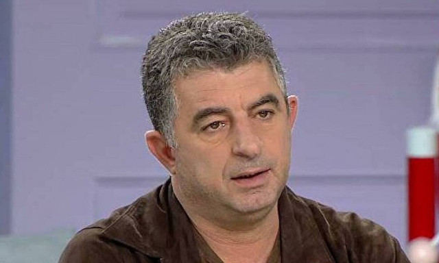 Δολοφονία Καραϊβάζ: «Να βρεθούν οι ένοχοι και μετά να πάω δίπλα του»​ - Συγκλονίζει η μητέρα του