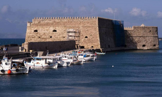 Κορονοϊός: Αγωνία στους επαγγελματίες και τους εργαζόμενους για το άνοιγμα της τουριστικής περιόδου