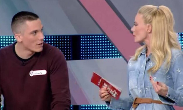 Πήγε στο Ρουκ Ζουκ και τρέλανε την Μακρυπούλια λέγοντας πως του αρέσει να κάνει στριπτίζ