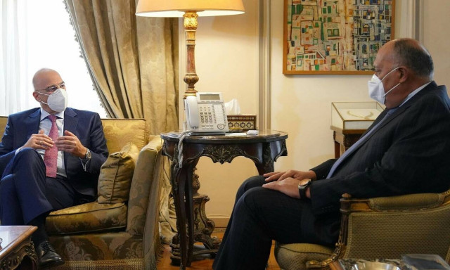 Επίσκεψη Δένδια στην Αίγυπτο: Συντονισμός σε «θέματα αμοιβαίου ενδιαφέροντος»