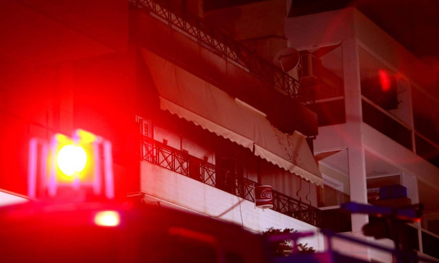 Οικογενειακή τραγωδία στη Νέα Ερυθραία: Είδαν το γιο τους να καίγεται - Oι πρώτες εικόνες