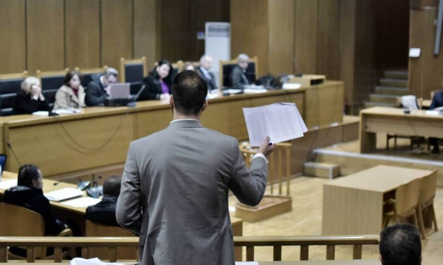 Δικηγόρος προσέφυγε στο ΣτΕ ζητώντας κατά προτεραιότητα εμβολιασμό