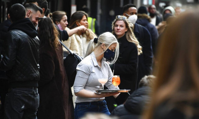Κορονοϊός Βρετανία: Μόλις 4 θάνατοι τις τελευταίες 24 ώρες, ο χαμηλότερος αριθμός από τον Σεπτέμβριο