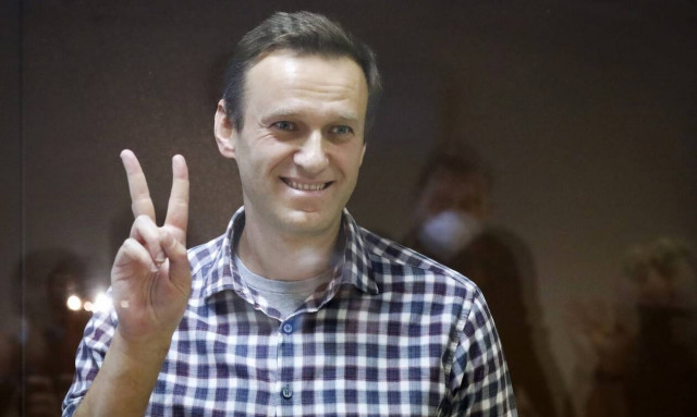 Ο Αλεξέι Ναβάλνι μεταφέρεται σε νοσοκομείο