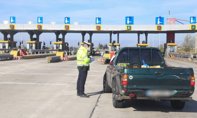 Γκίκας για Πάσχα στο χωριό: Ξεχάστε τη μαζική έξοδο