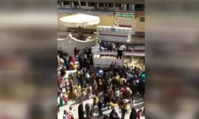 Τουρκία: Χαμός για ένα σακί πατάτες και κρεμμύδια - Απίστευτες εικόνες