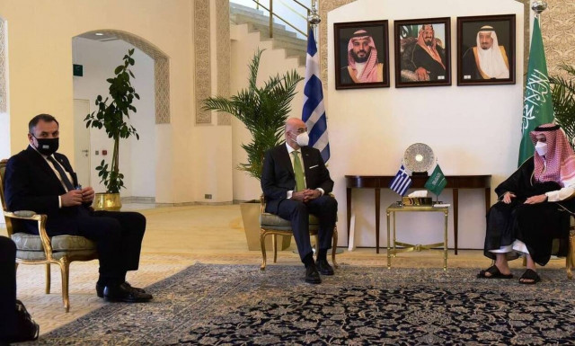 Δένδιας - Παναγιωτόπουλος στη Σαουδική Αραβία: «Έπεσαν» οι υπογραφές για την αποστολή των Patriot