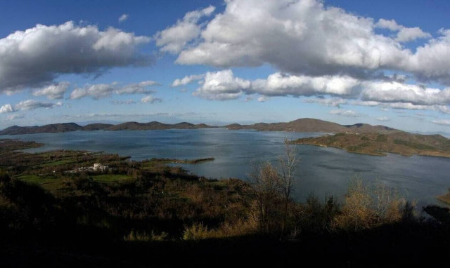 Καιρός αύριο: Αίθριος με τοπικές βροχές - Πού θα βρέξει