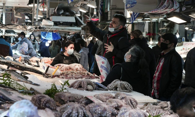 Πασχαλινό ωράριο 2021: Πώς θα λειτουργήσουν τα καταστήματα τη Μεγάλη Εβδομάδα