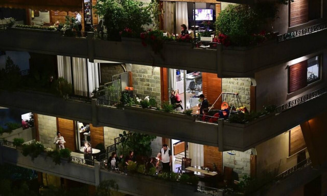 Πάσχα 2021: Έτσι θα γιορτάσουμε - Οι εκκλησίες, οι μετακινήσεις και τα άτομα στο πασχαλινό τραπέζι