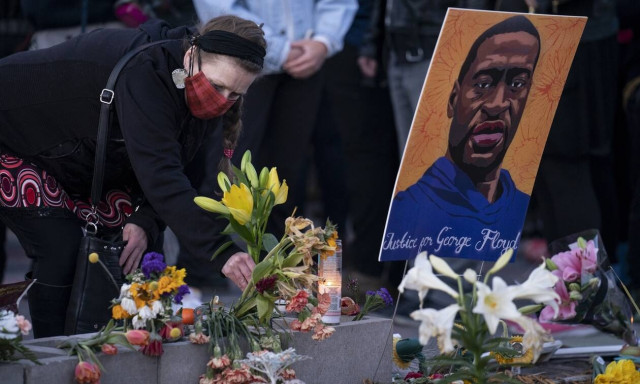 Δολοφονία Τζορτζ Φλόιντ: Ένοχος για φόνο ο πρώην αστυνομικός Ντέρεκ Σόβιν - Ποια ποινή αντιμετωπίζει