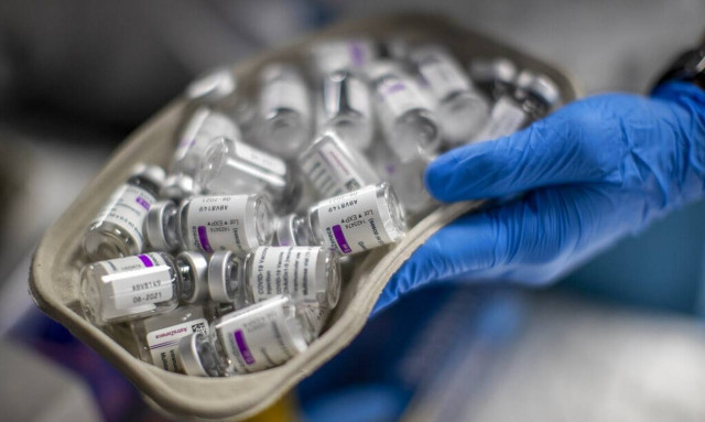 Βρετανία: Συνολικά 168 οι σοβαρές θρομβοεμβολές μετά την πρώτη δόση εμβολίου της AstraZeneca