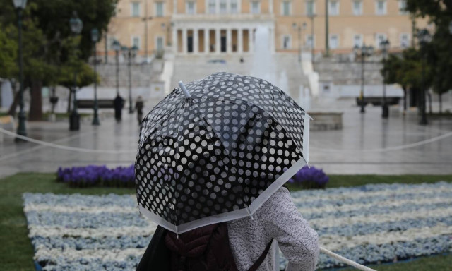 Καιρός: Έρχεται τριήμερο με βροχές και σκόνη - Πού θα βρέξει (χάρτες)