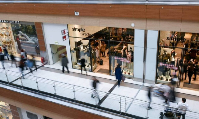 Χαλάρωση lockdown: Συνεδριάζουν οι λοιμωξιολόγοι για mall και κέντρα αισθητικής