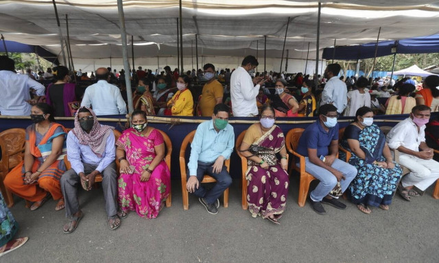 Κορονοϊός: Το απόλυτο ρεκόρ στην Ινδία με 332.730 κρούσματα -  2.263 θάνατοι σε 24 ώρες