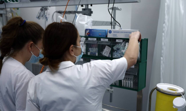 Κορονοϊός: Επέκταση του ακαταδίωκτου σε όλους τους γιατρούς ζητούν οι υγειονομικοί