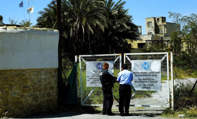 Το «όχι» των Ελληνοκύπριων στο σχέδιο Ανάν πριν από 17 χρόνια - Αναδρομή του Κ. Φίλη στο Newsbomb.gr