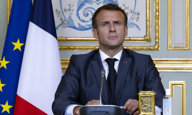 Μακρόν για δολοφονία αστυνομικού: «Δεν θα υποχωρήσουμε απέναντι στην ισλαμική τρομοκρατία»