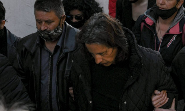 Διπλό φονικό στη Μακρινίτσα: «Ήξερε πού χτυπούσε, όλα ήταν προμελετημένα» - Ξέσπασε ο πατέρας