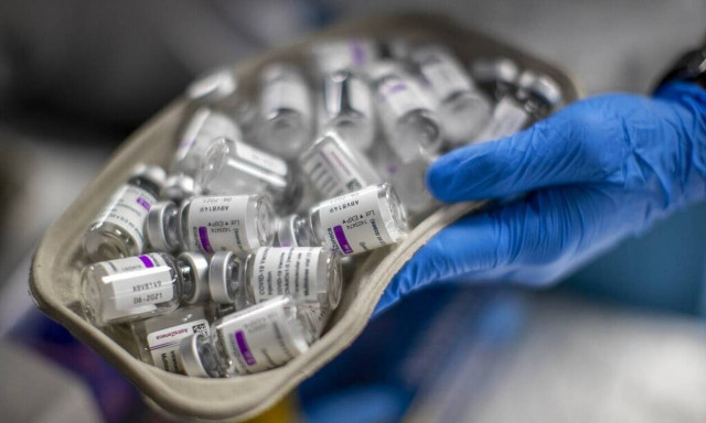 Κορονοϊός: Ξεπέρασαν το 1 δισεκατομμύριο οι εμβολιασμοί σε όλο τον κόσμο