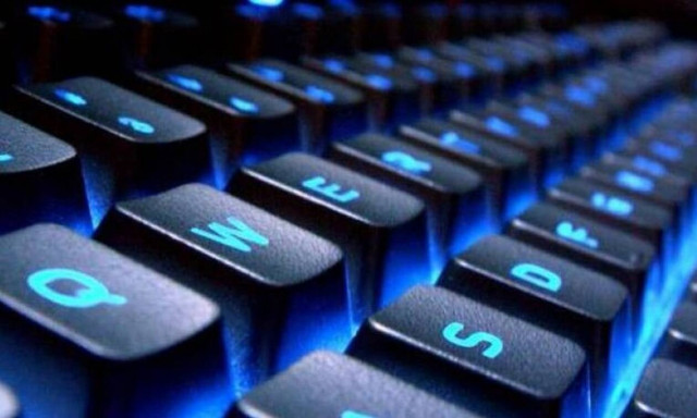 Η λογοκρισία, το Σύνταγμα και τα φύκια...