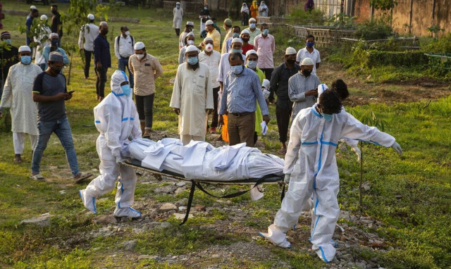 Βρετανία: Το Λονδίνο στέλνει ιατρικό εξοπλισμό έκτακτης ανάγκης στην Ινδία