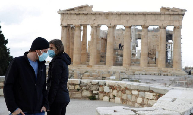 Κρούσματα σήμερα: 676 μολύνσεις στην Αττική και 207 στη Θεσσαλονίκη - Αναλυτικά η διασπορά