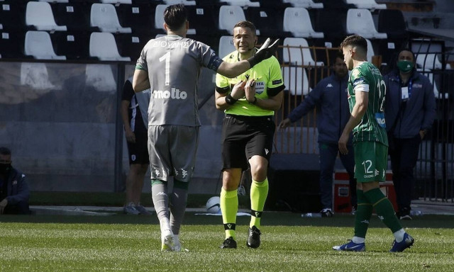 ΠΑΟΚ – Παναθηναϊκός: Το σφύριγμα του Γκεστράνιους που εξόργισε τους «πράσινους» (videos)