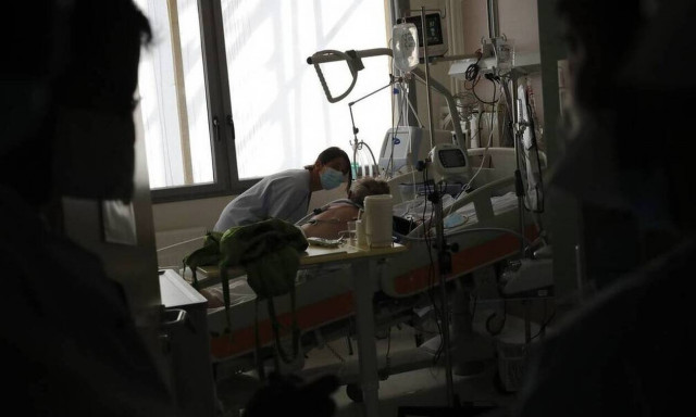 Γαλλία - κορονοϊός: Άνω των 6.000 οι ασθενείς Covid-19 σε ΜΕΘ