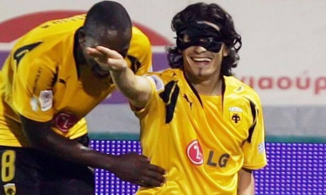 Ίσμαελ Μπλάνκο: Ο «Ζορό» έβαλε ξανά τη μάσκα του! - Τιμωρήθηκε με κίτρινη κάρτα (videos)