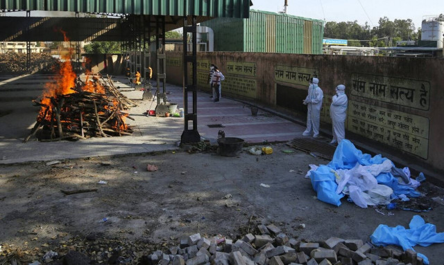 Συγκλονίζουν Έλληνες που ζουν στην Ινδία: Απελπισία και θάνατος έξω από τα νοσοκομεία