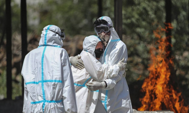 Iνδία: Γιατί ο «εφιάλτης» του κορονοϊού στην ασιατική χώρα απειλεί ολόκληρο τον κόσμο