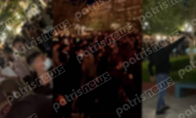 Κορονοϊός - Πύργος: Κορονοπάρτι στην κεντρική πλατεία με live μουσική και συνωστισμό