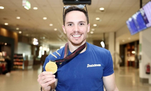 Λευτέρης Πετρούνιας: «Αφιερωμένο στην Ελλάδα και τους Έλληνες, είμαστε εφτά μήνες απλήρωτοι»