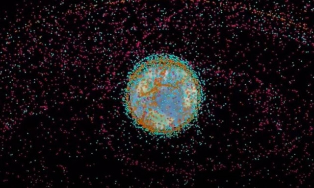 Χάρτης «διαστημικών σκουπιδιών» παρακολουθεί 200 «ωρολογιακές βόμβες» έτοιμες να εκραγούν