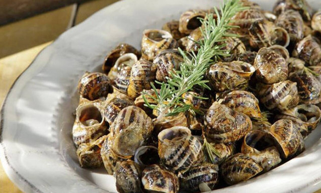 Χοχλιοί: Το καλύτερο πιάτο της παραδοσιακής Κρητικής κουζίνας