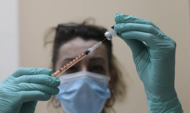 Εμβόλιο κορονοϊού: Πώς κάνω αίτηση για το εμβόλιο - Βήμα - βήμα η διαδικασία για τους 30 με 39