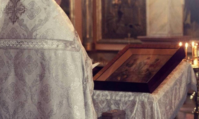 Θεσσαλονίκη: Εξαπατήσαν ιερέα με «δόλωμα» τη μεταφορά παιδιού σε νοσοκομείο