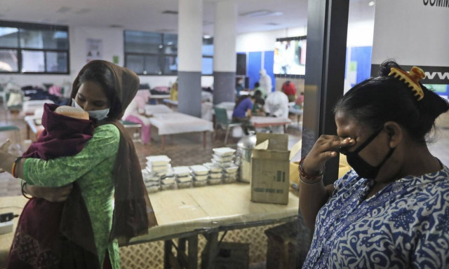 «Σκάνδαλο κορονοϊού» στην Ινδία: Κλίνες Covid φυλάσσονται για δικαστές ενώ το σύστημα καταρρέει