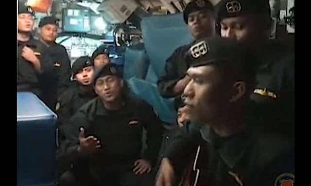 Ινδονησία: Το πλήρωμα του βυθισμένου υποβρυχίου τραγουδάει «αντίο»- Δείτε το βίντεο