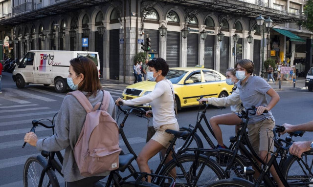 Θεοχάρης στη Sun: Δεκτοί οι Βρετανοί στην Ελλάδα με την κάρτα εμβολιασμού του NHS