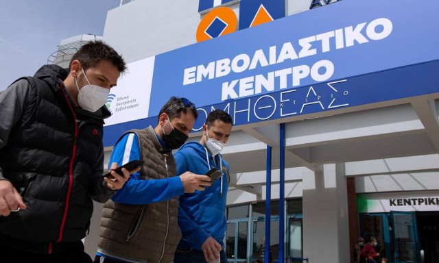 Σαρηγιάννης στο Newsbomb.gr: Πότε θα αποτυπωθεί στον αριθμό των κρουσμάτων η ανοσία του εμβολιασμού