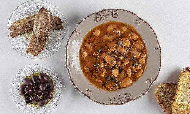 Γίγαντες στη χύτρα ταχύτητας: Εύκολη και γρήγορη συνταγή από τον Άκη Πετρετζίκη