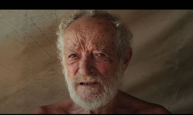 Σύγχρονος Ροβινσώνας Κρούσος: Ιταλός ερημίτης εγκαταλείπει το νησί του μετά από 32 χρόνια